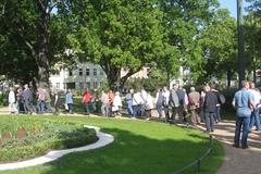 Anwohner nehmen den Platz in Besitz