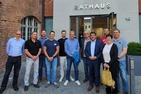 Oberbürgermeister Steffen Scheller mit Vertreterinnen und Vertretern der Kreishandwerkschaft Brandenburg / Belzig.