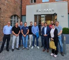 Oberbürgermeister Steffen Scheller mit Vertreterinnen und Vertretern der Kreishandwerkschaft Brandenburg / Belzig.