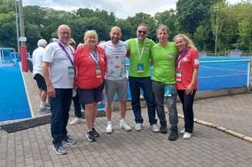 Der Präsident des Landesverbandes Special Olympics, Matthias Pietschmann mit anderen Organisatoren.