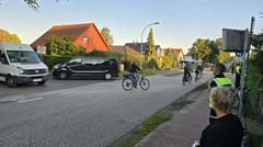 Auch viele Fahrradfahrerinnen und Fahrradfahrer kommen von der oder fahren zur Eigenen Scholle.