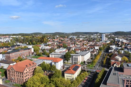 Panorama über die Stadt vom Rathausdach