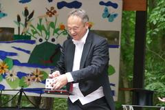 Auch in diesem Jahr gibt es abwechslungsreiche Darbietungen, zum Beispiel Zaubertricks...