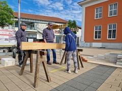 Besucher am Stand der O&F Bau GmbH