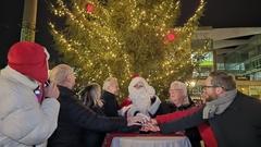 Das Licht der Weihnachtstanne ging an.