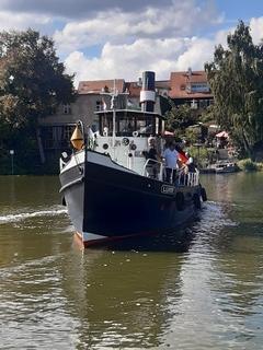 Rundfahrt mit dem Schraubenschleppdampfer Luise.