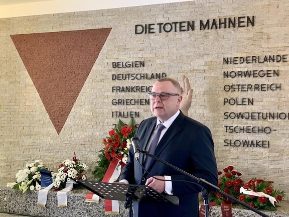 Innenminister Michael Stübgen hielt eine Rede im ehemaligen Zuchthaus Brandenburg-Görden.