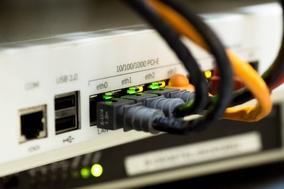 Schnelles Internet: Glasfasternetz für alle Schulen