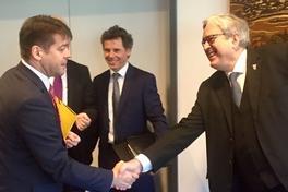 Wirtschaftsminister und Oberbürgermeister beim Gespräch in Kirchmöser