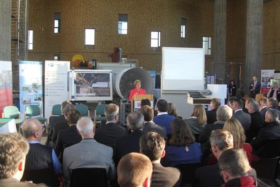 Oberbürgermeisterin eröffnet die Veranstaltung "Metalldialog Westbrandenburg"