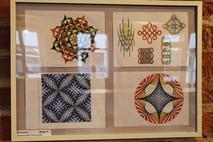 Geometrische Bilder, die mit Fineliner erstellt wurden.