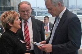 Oberbürgermeisterin im Gespräch mit Bundesverkehrsminister