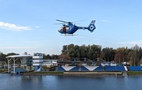 Hubschrauber kreist über dem Beetzsee