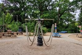Der Piratenspielplatz am Heinrich-Heine-Ufer ist wieder einsatzbereit.