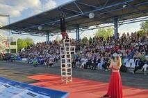Showman Munetsi Dauro mit beeindruckender Akrobatik