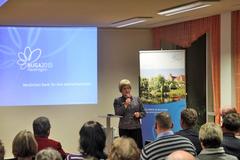 Zweckverbandsvorsitzende und Oberbürgermeisterin Dr. Dietlind Tiemann beantworten Fragen der Gäste