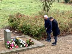 Verneigung vor den Opfern von Krieg und Gewaltherrschaft.