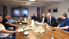 Am Tag des Kaufvertragsabschlusses kam Oberbürgermeister Daniel Keip und Käufer-Vertretern im Rathaus zusammen.