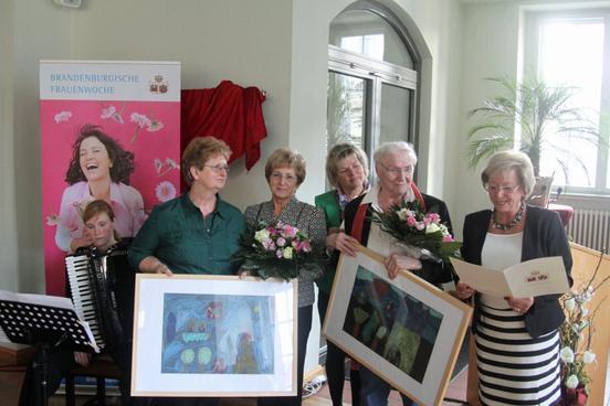 Frauenpreise verliehen und Ausstellung " Frauenbilder der Stadt Brandenburg an der Havel" eröffnet 