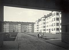 Blick in den umbauten Hof der Wohnanlage in der Fouquéstraße, um 1929, Foto: Stadtmuseum Brandenburg