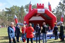 Für Kinder wurde eine Hopseburg aufgestellt