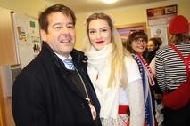 OB Scheller mit einer jungen Frau.