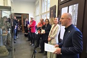 Oberbürgermeister Daniel Keip, Gleichstellungsbeauftragte Jeanette Horn und Museumsleiterin Anja Grothe hießen die Gäste willkommen.