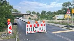 Die Straße unterhalb der Brücke ist seit einigen wochen halbseitig gesperrt.