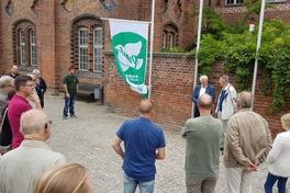 Gemeinsam Flagge gegen Atomwaffen gehisst