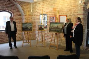 Fielmann AG schenkt Stadt und Stadtmuseum drei Ölgemälde