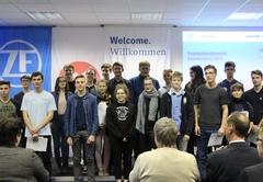 Die Gewinner des Regionalwettbewerbs "Jugend forscht" bei der Preisverleihung