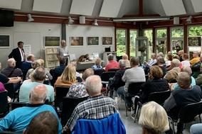 OB vor Ort im Naturschutzzentrum