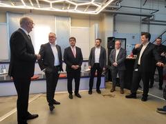 Führungskräfte im Gespräch.