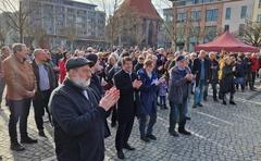 Oberbürgermeister Steffen Scheller zählte zu den vielen Besuchern der Kundgebung.