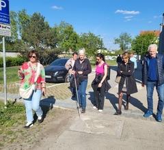 Diese Wegeverbindung wird für Seheingeschränkte zum Hindernis.