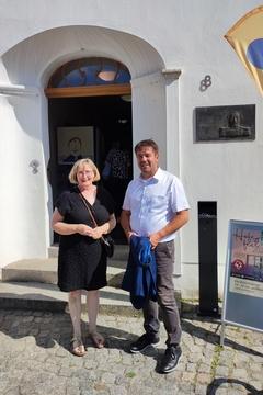 Oberbürgermeister Steffen Scheller mit Cornelia Radeke-Engst vom Rotary-Club Brandenburg an der Havel.