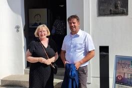 Oberbürgermeister Steffen Scheller mit Cornelia Radeke-Engst vom Rotary-Club Brandenburg an der Havel.
