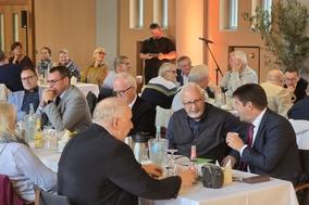 Oberbürgermeister Steffen Scheller im Gespräch mit dem Kreis- und Landesverbandsvorsitzenden der Gartenfreunde Fred Schenk.