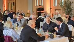 Oberbürgermeister Steffen Scheller im Gespräch mit dem Kreis- und Landesverbandsvorsitzenden der Gartenfreunde Fred Schenk.