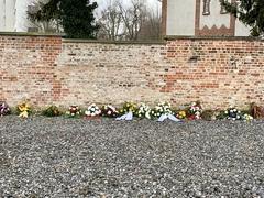 Kränze auf dem Nicolaiplatz