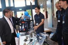 Bei ZF wurde unter anderem ein Sportwagen-Getriebe präsentiert.