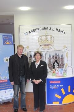 Oberbürgermeisterin Dr. Dietlind Tiemann und Frank Hildenbrandt vom Klimateam bei der Vorstellung des Programms der 1. Kommunalen Klimakonferenz