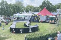 Auf einem Fahrradparcours konnten sich Wagemutige ausprobieren.