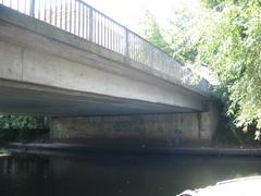 seitliche Ansicht der Brücke