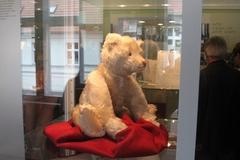 Der "Loriot-Teddy" – eines von vielen interessanten Exponaten.