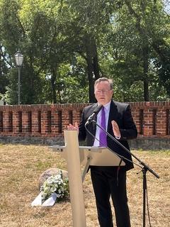 Patrick Meinhardt, Vorsitzender des FDP-Kreisverbandes Brandenburg an der Havel, berichtete über Leben und Wirken Rathenaus.