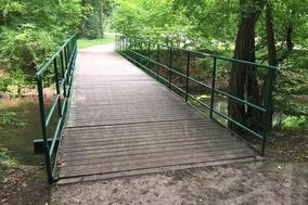 Diese Brücke wird instandgesetzt.