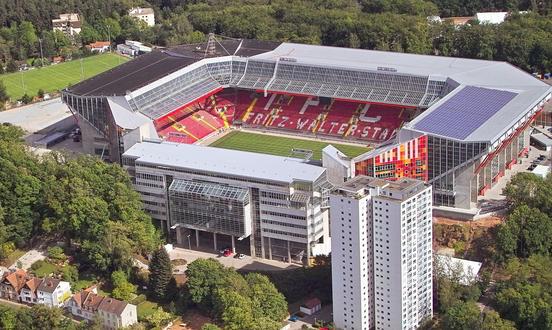 Luftbild des Fritz-Walter-Stadions