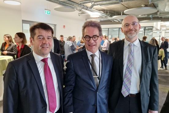 Oberbürgermeister Steffen Scheller mit Dr. Georg Birgelen (mi.) und Holger Seubert (re.).