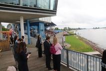 Die Botschafter verfolgten von der Ehrentribüne die Rennen.